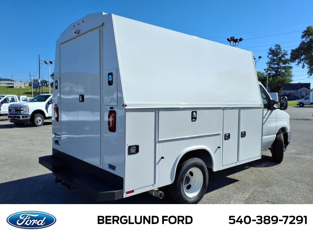 2025 Ford E-350 Base photo 2