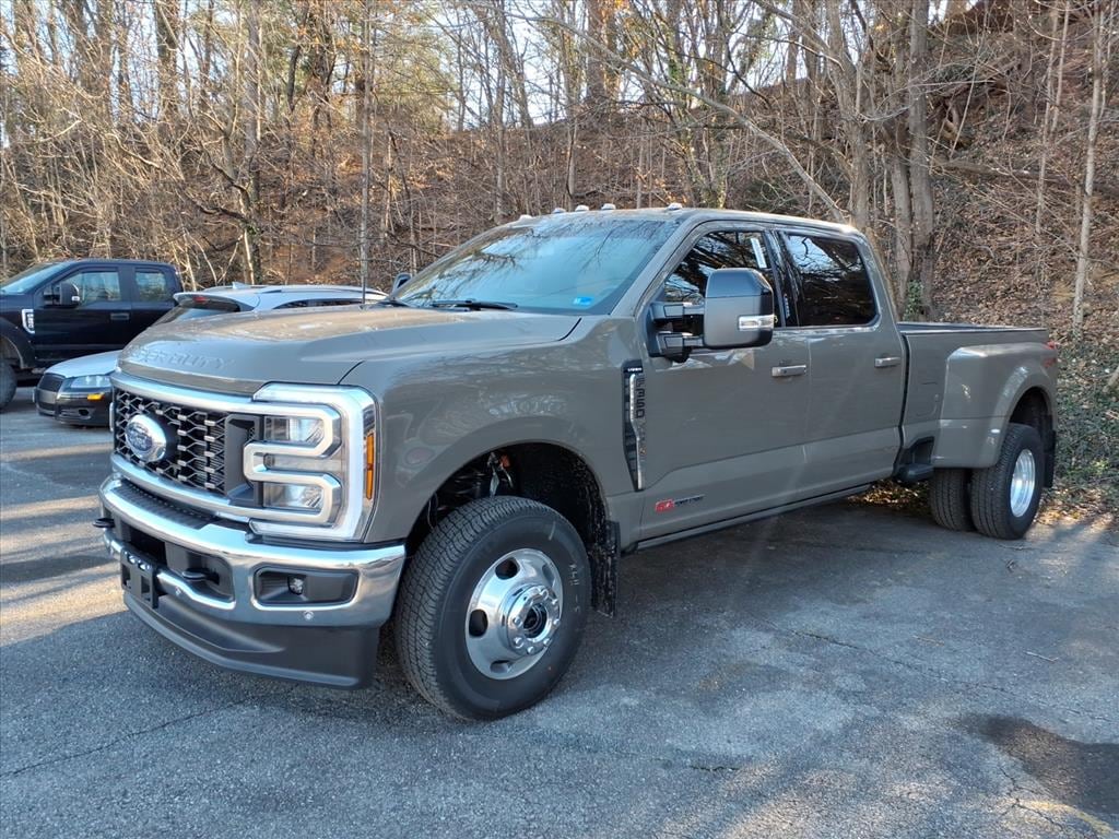 New 2026 Ford F-350 Lariat Crew Cab
