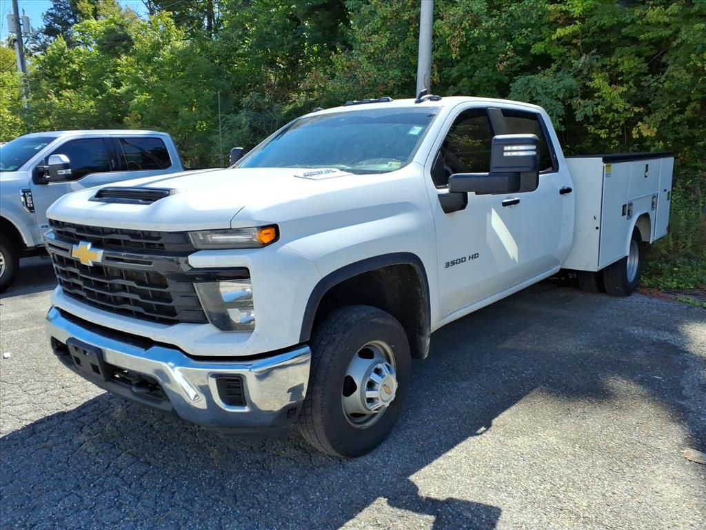 2024 Chevrolet Silverado 3500HD Work Truck photo 2
