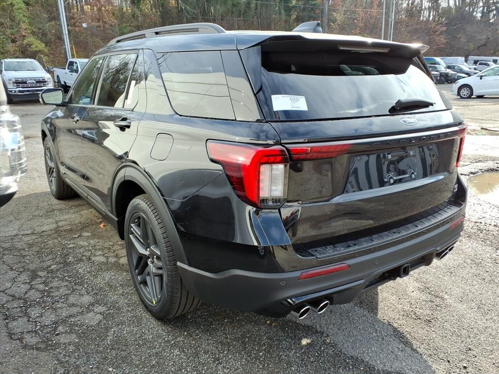 2026 Ford Explorer ST photo 4