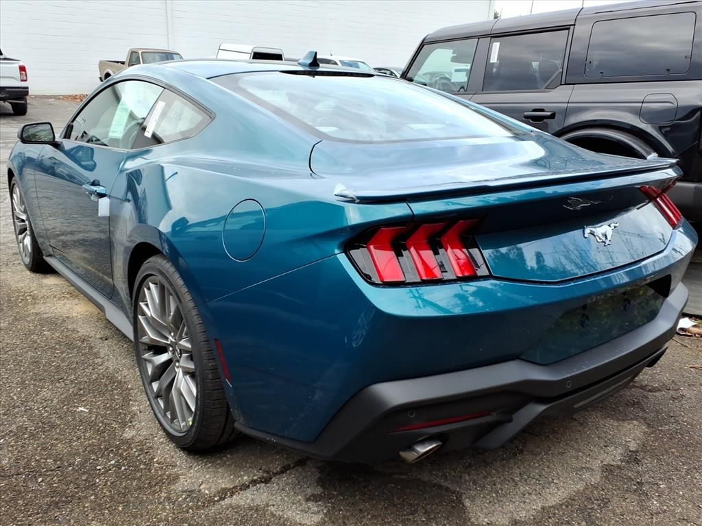 2026 Ford Mustang EcoBoost Premium photo 4