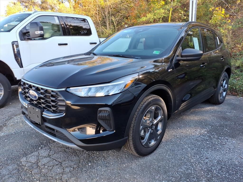 2026 Ford Escape ST-Line photo 2