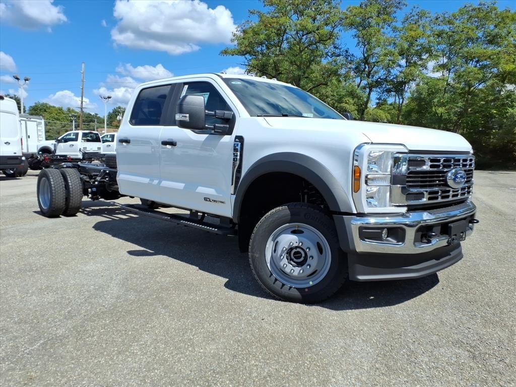 2026 Ford F-550 Super Duty Chassis Cab XL's photo