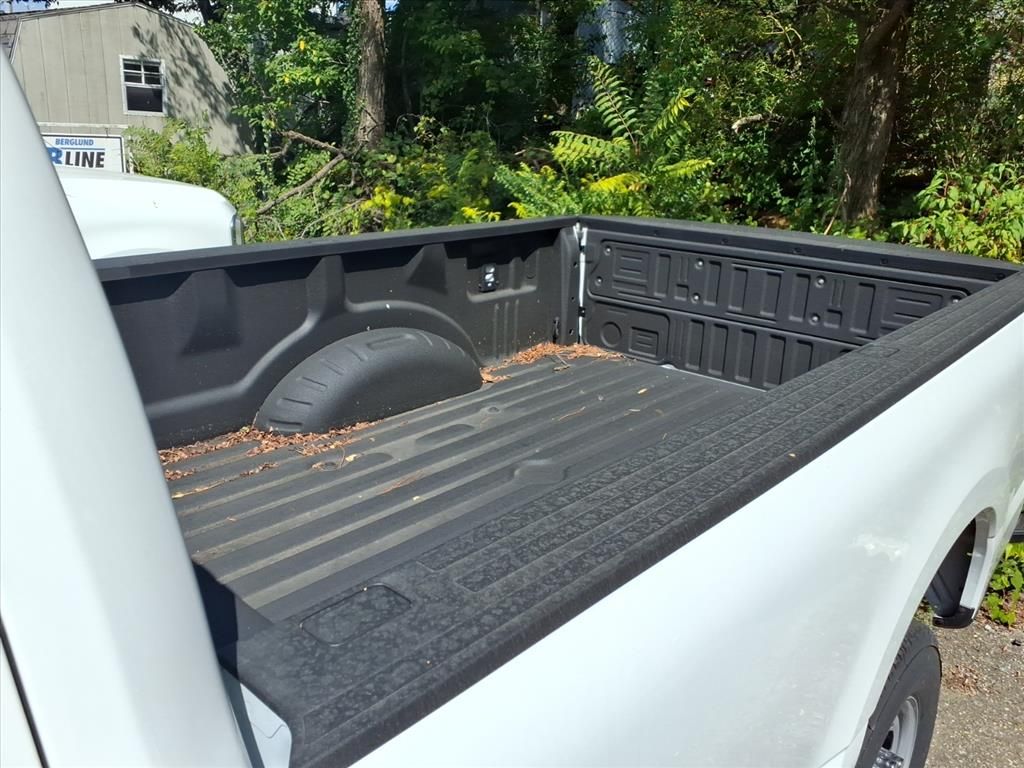 2025 Ford F-250 XL photo 4