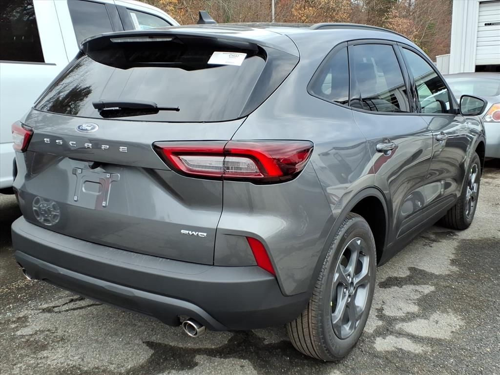 2026 Ford Escape ST-Line photo 4