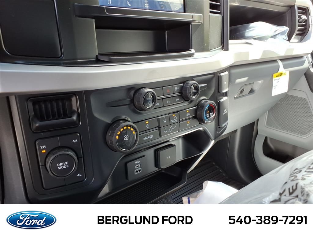 2025 Ford F-350 Super Duty Chassis Cab XL - Photo 18