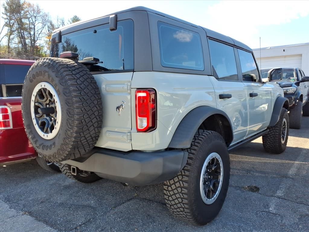 2023 Ford Bronco Base photo 3