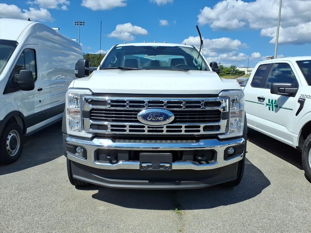 2024 Ford F-600 photo 2