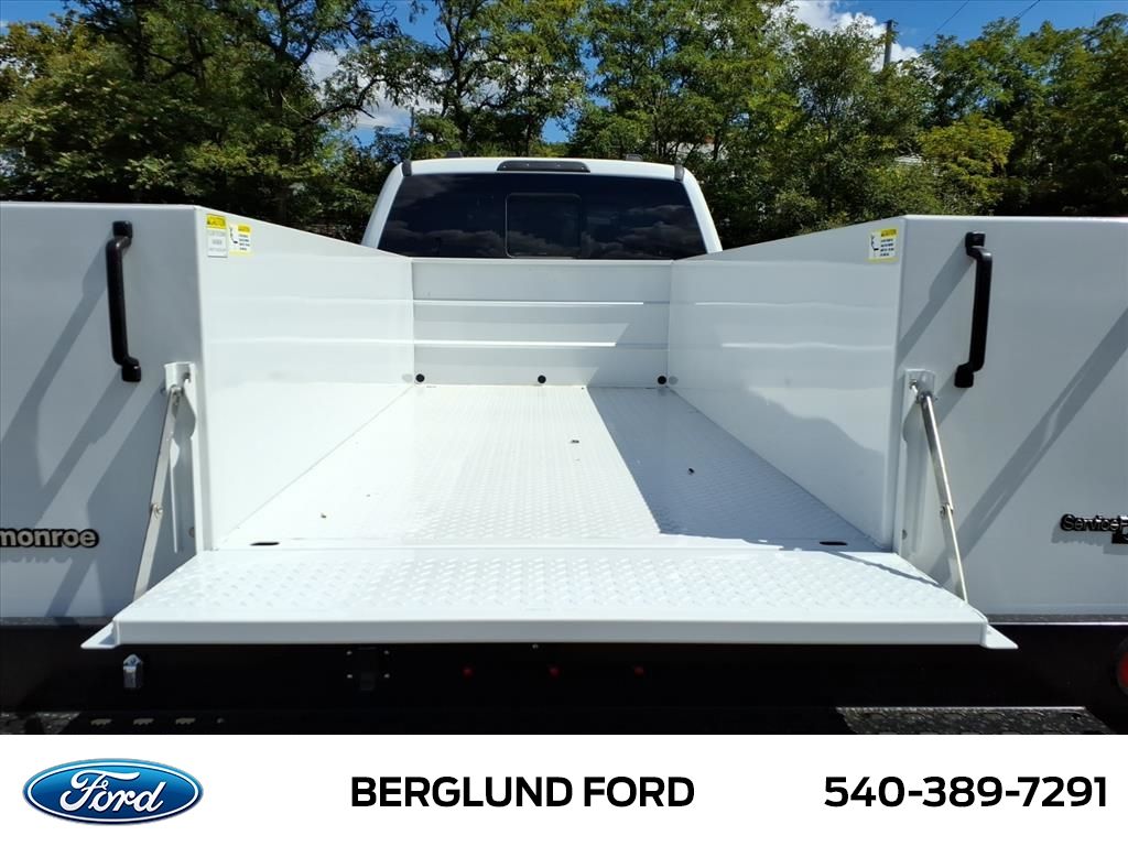 2025 Ford F-350 Super Duty Chassis Cab XL - Photo 6