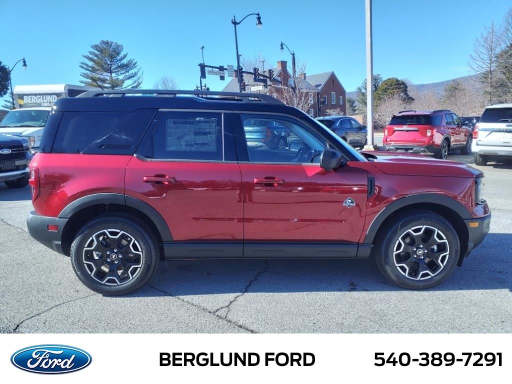 2025 Ford Bronco Sport Outer Banks photo 2
