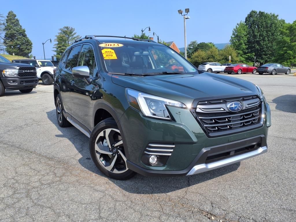 2023 Subaru Forester Touring photo 2