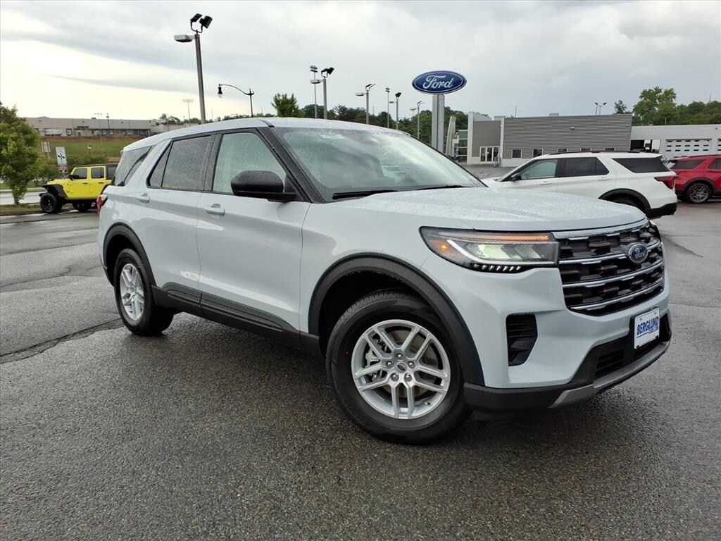 New 2026 Ford Explorer Active Wagon