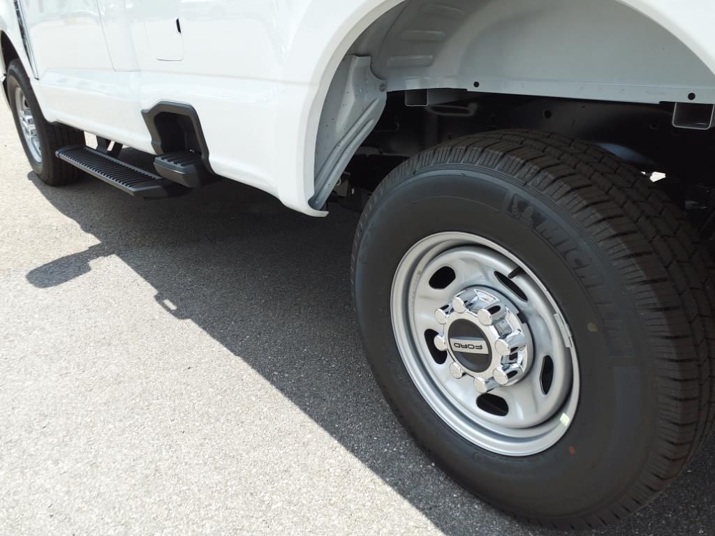 2023 Ford F-250 XL photo 4