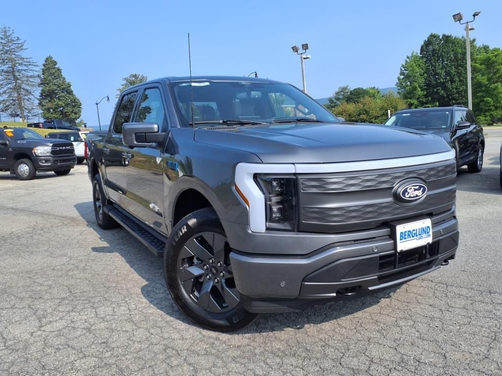 2025 Ford F-150 Lightning Lariat's photo