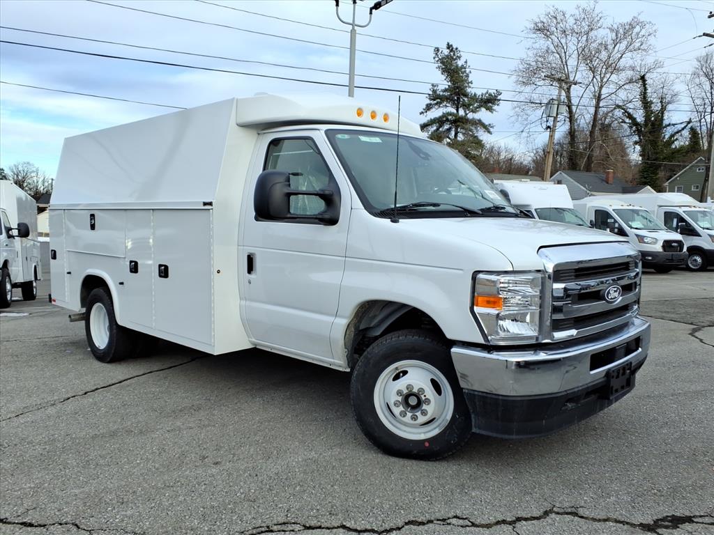 2026 Ford E-Series DRW E-350 Super Duty 138 in WB's photo