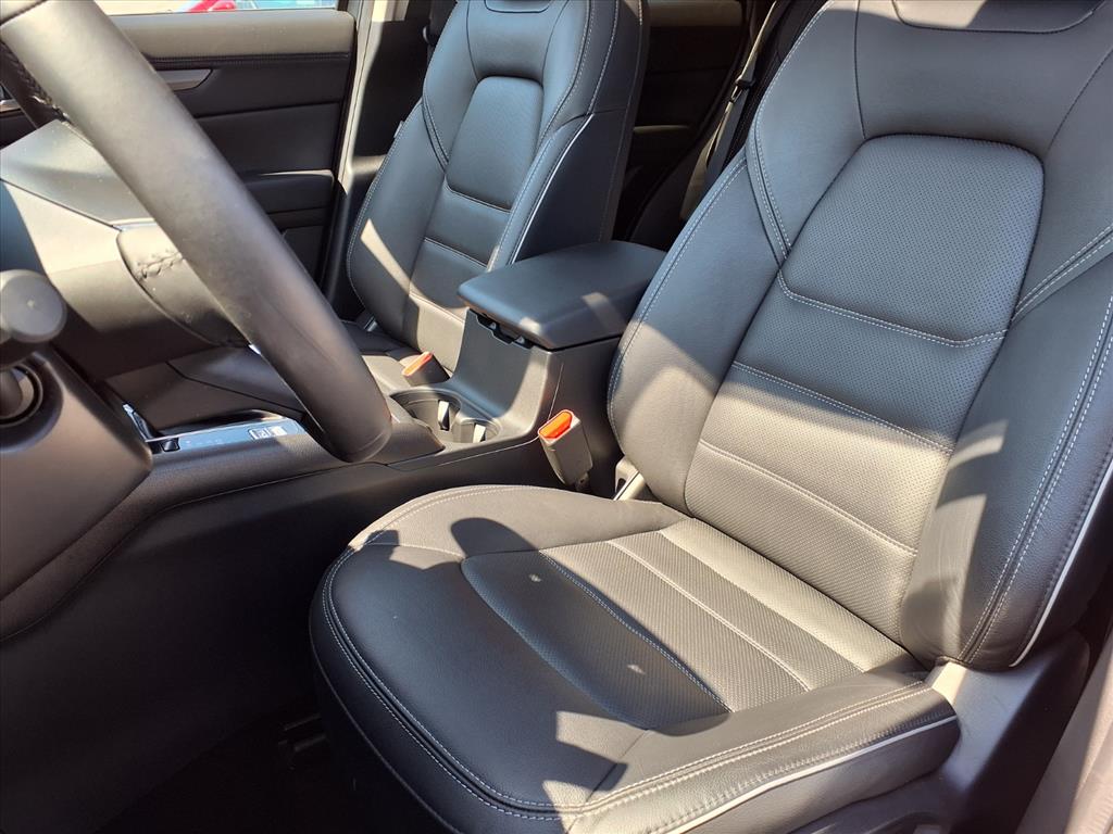 2025 Mazda CX-5 S Preferred package - Photo 17