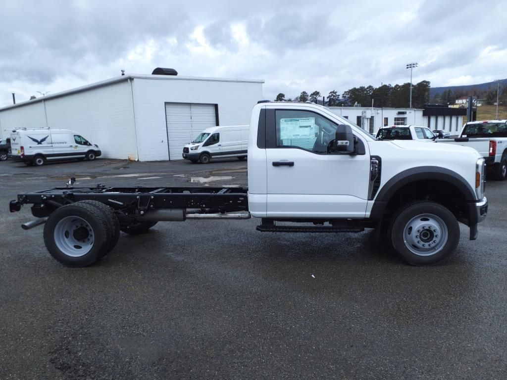 2024 Ford F-550 XL photo 3