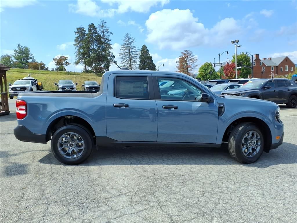 2025 Ford Maverick XLT photo 2