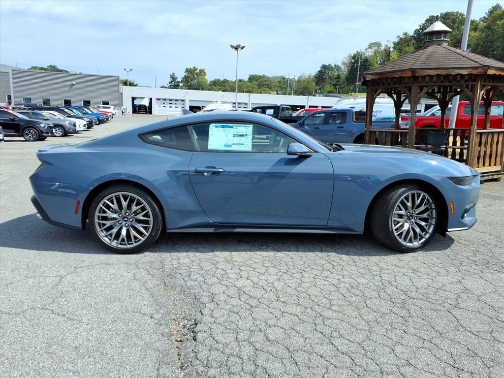 2025 Ford Mustang EcoBoost Premium photo 2