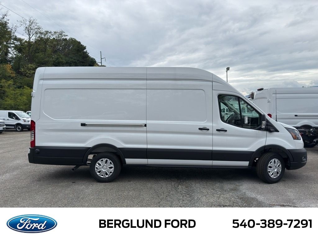 New 2025 Ford Transit Van Base Extended Cargo Van