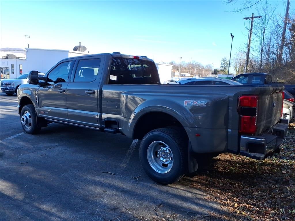 New 2026 Ford F-350 Lariat Crew Cab
