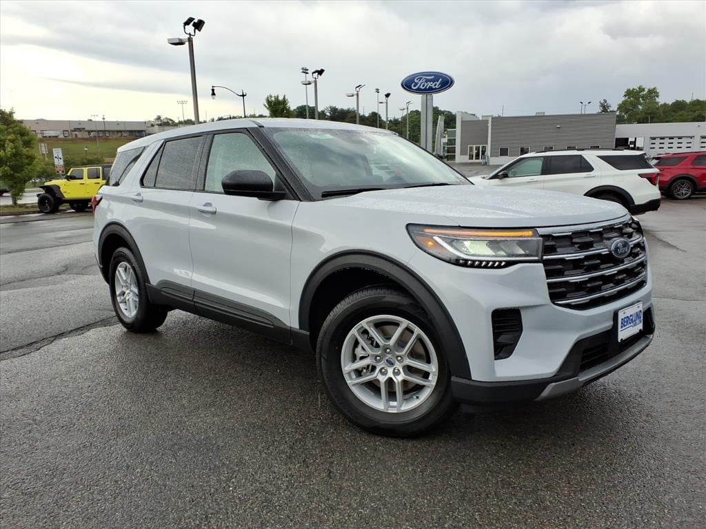 New 2026 Ford Explorer Active Wagon