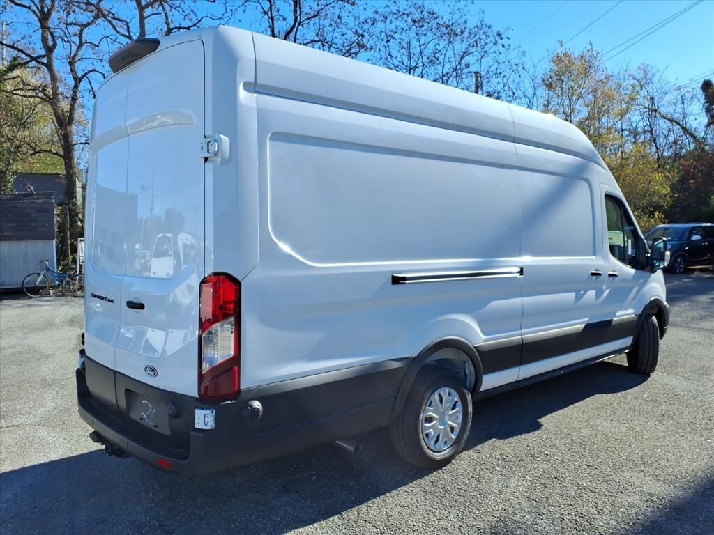 New 2026 Ford Transit Van Base Extended Cargo Van
