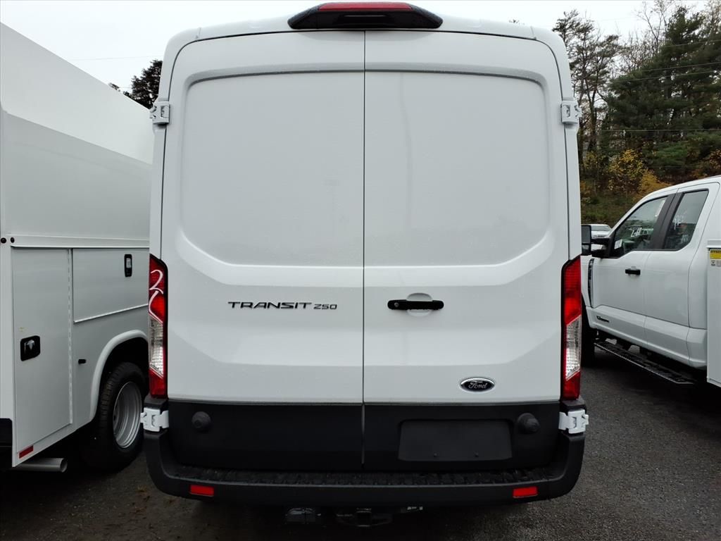 2025 Ford Transit Cargo Van photo 4