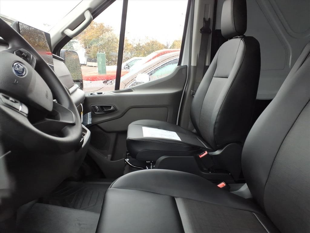 2026 Ford Transit Connect Cargo Van photo 3