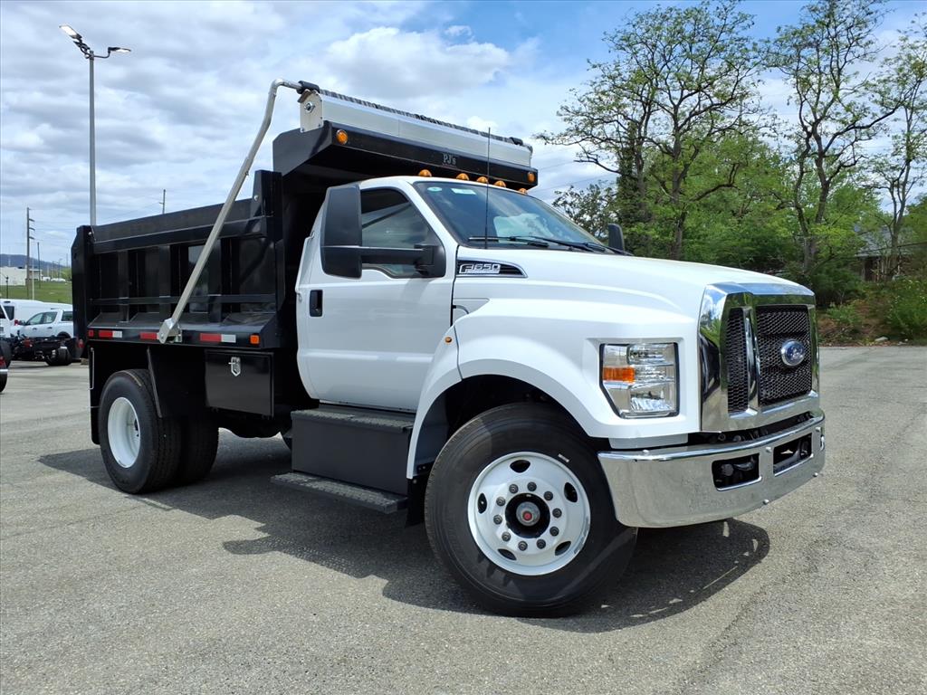 2027 Ford F-650's photo