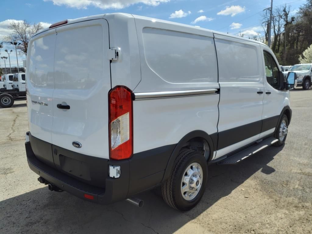 2024 Ford Transit Cargo Van photo 4