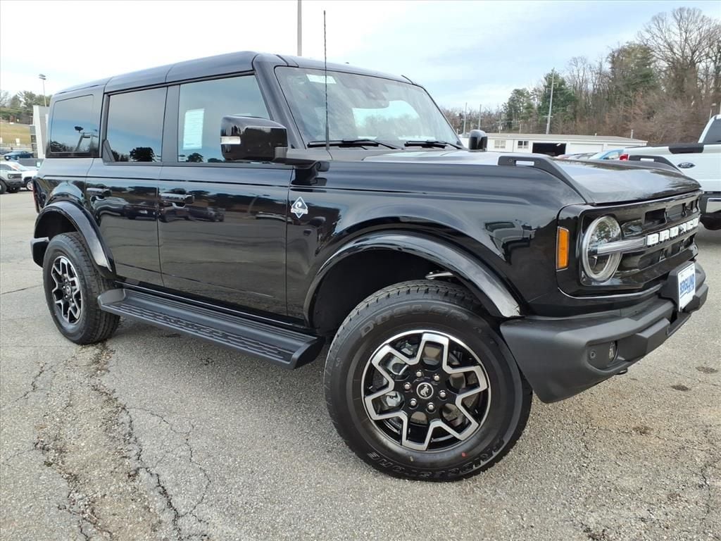 2025 Ford Bronco 4-Door Outer Banks's photo
