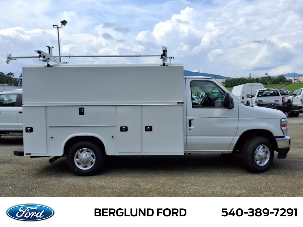 2025 Ford E-350 Base photo 3