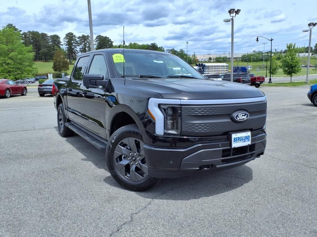 2025 Ford F-150 Lightning Flash's photo