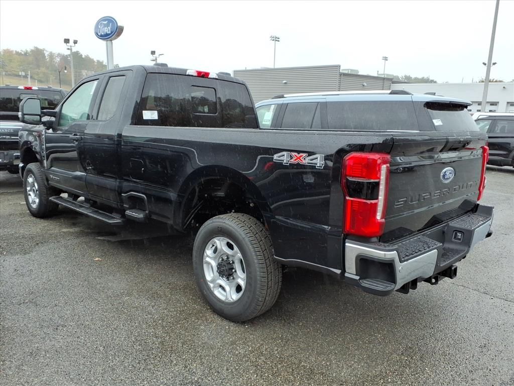 2026 Ford F-250 XLT photo 3