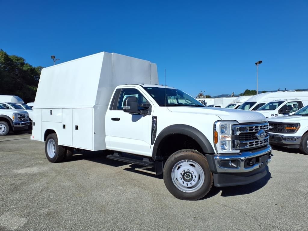 2025 Ford F-550 XL photo 2