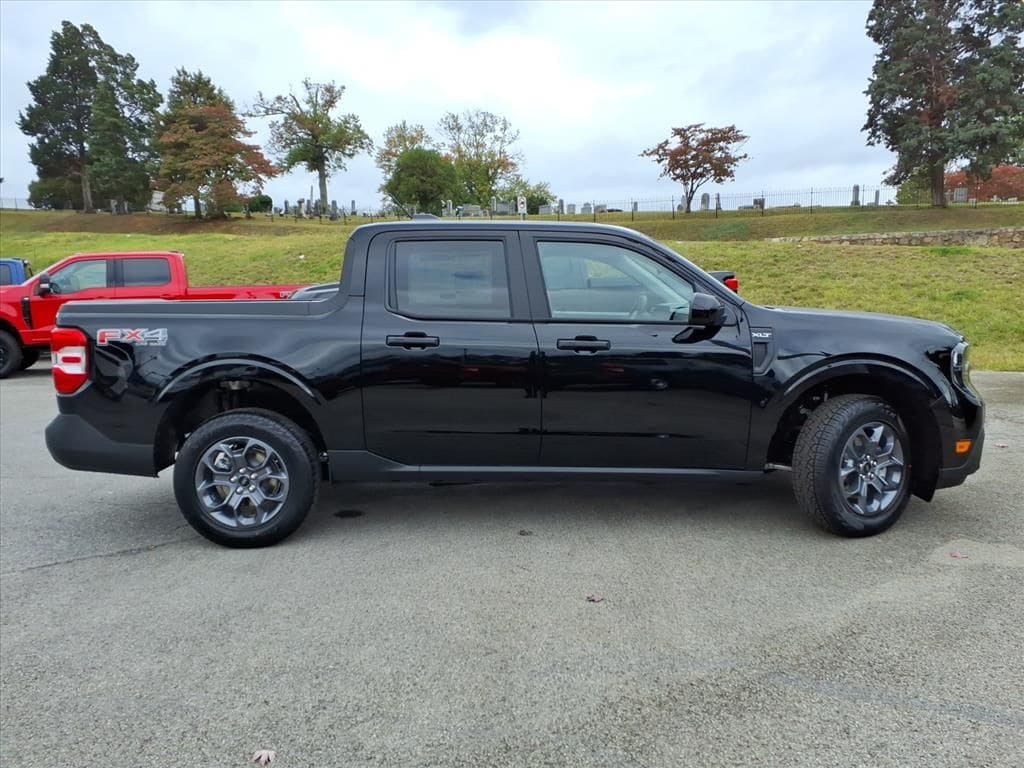 2025 Ford Maverick XLT photo 2