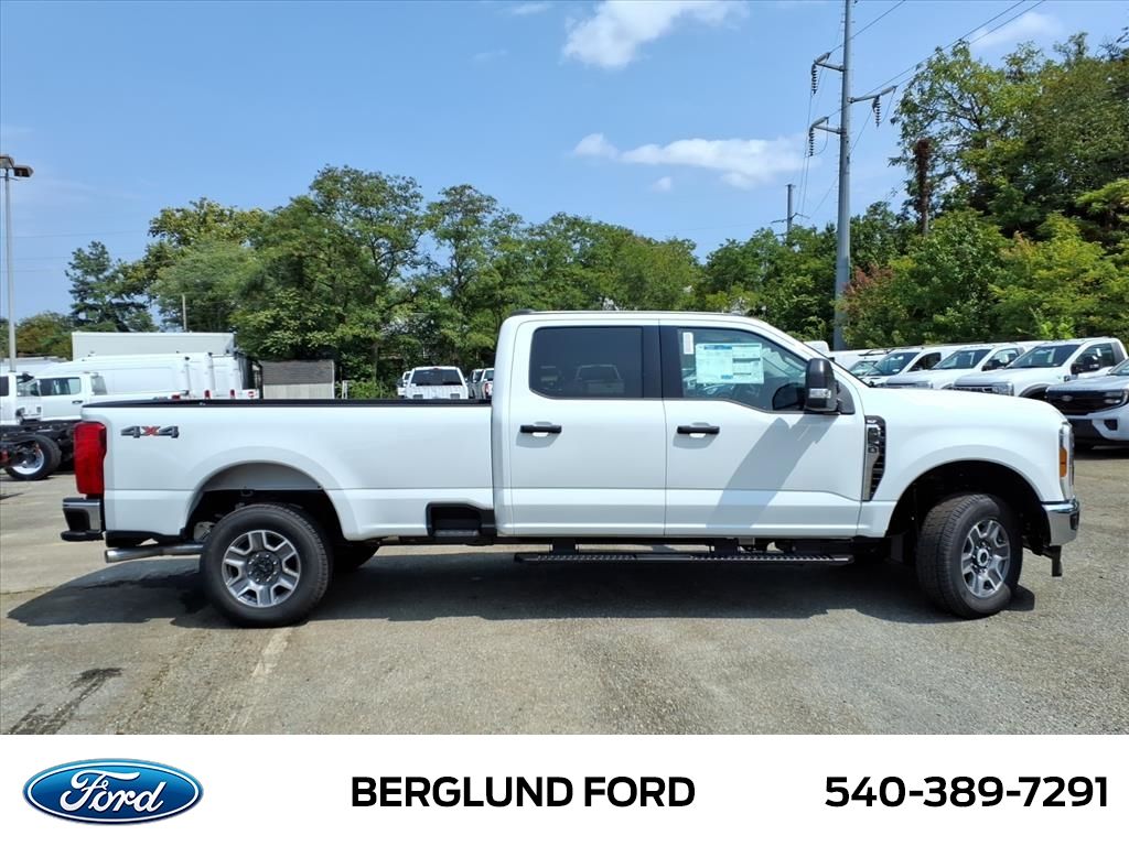 2025 Ford F-250 XLT photo 2