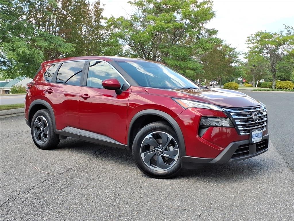 Used 2025 Nissan Rogue SV