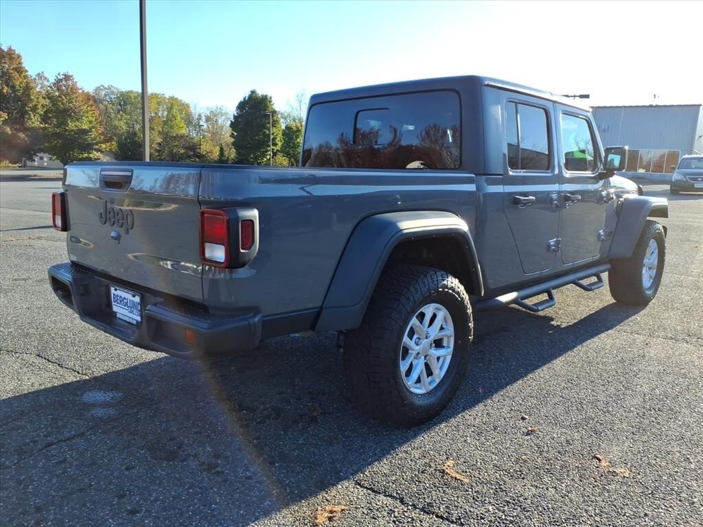 Used 2023 Jeep Gladiator Sport S
