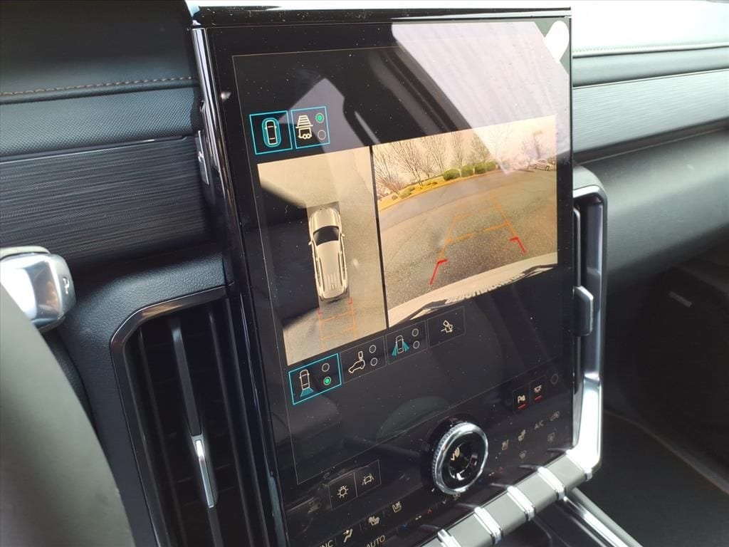 2026 GMC Acadia AT4 - Photo 18