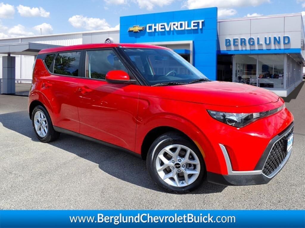 Used 2025 Kia Soul LX