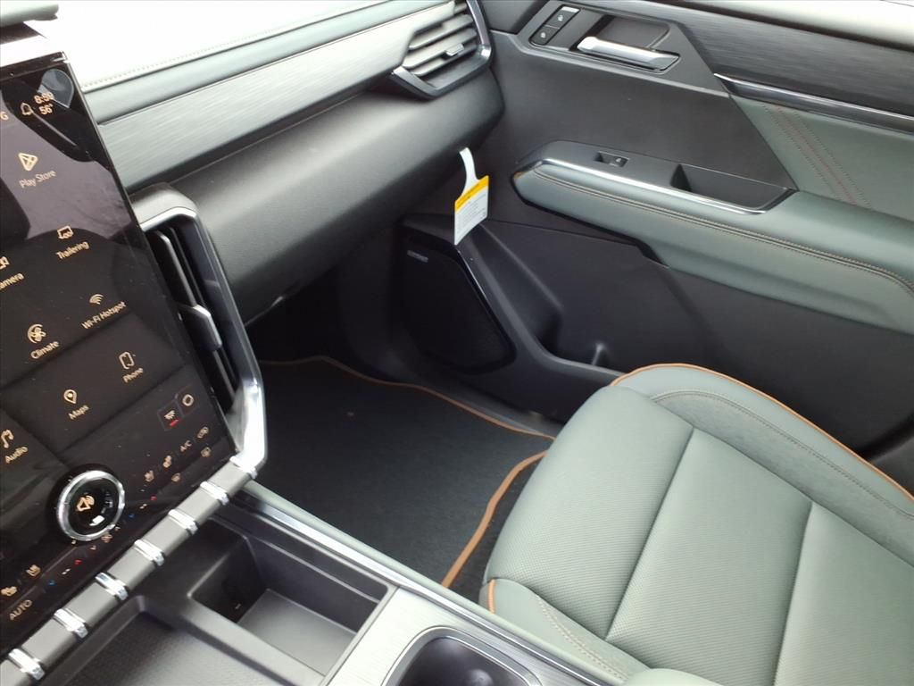2026 GMC Acadia AT4 - Photo 17
