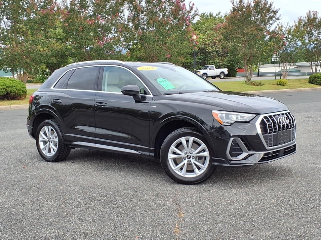 2021 Audi Q3 S line Premium 45 TFSI photo 2