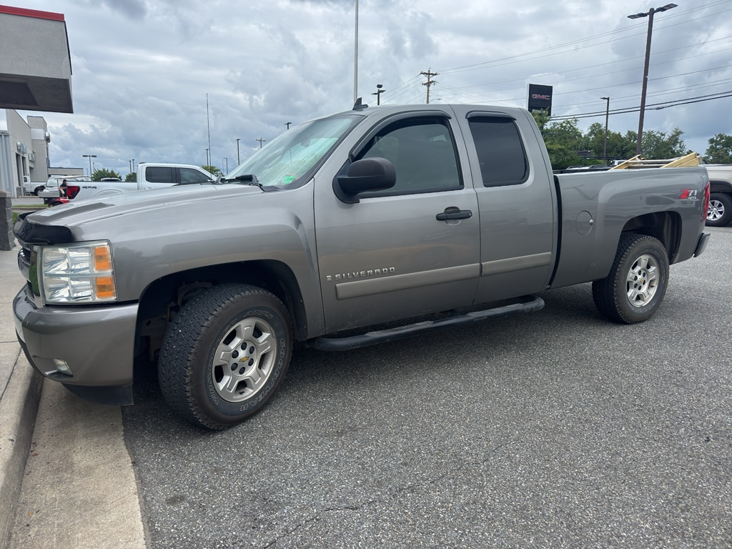 Used 2008 Chevrolet Silverado 1500 LT w/1LT Truck