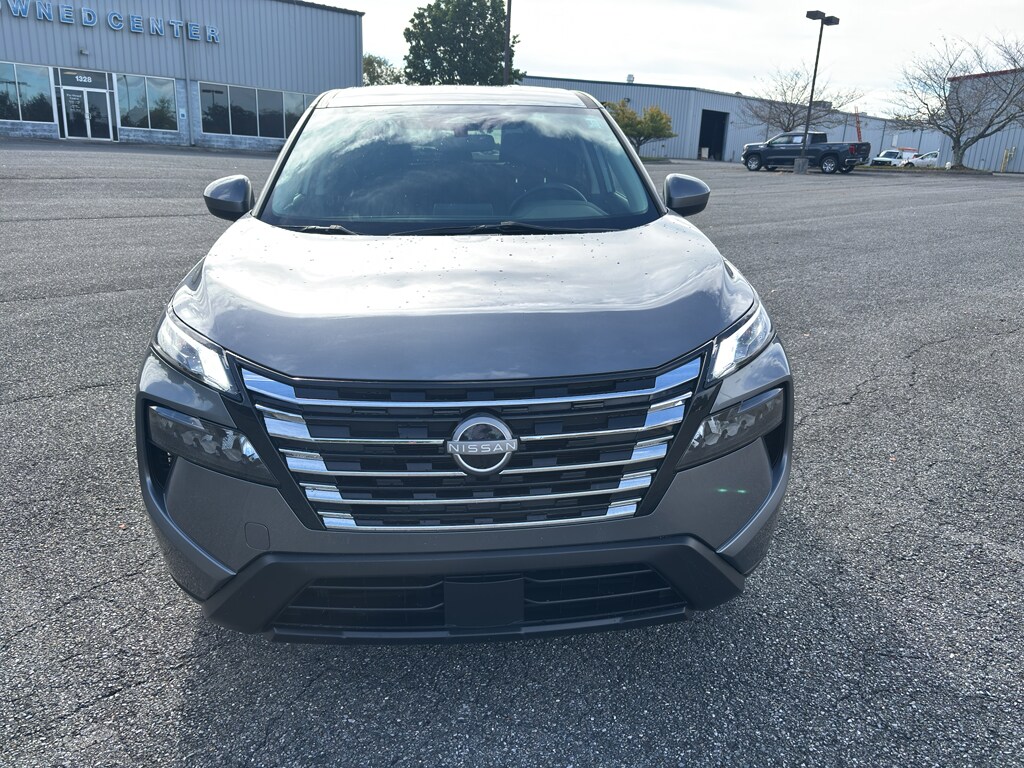2024 Nissan Rogue SV photo 2