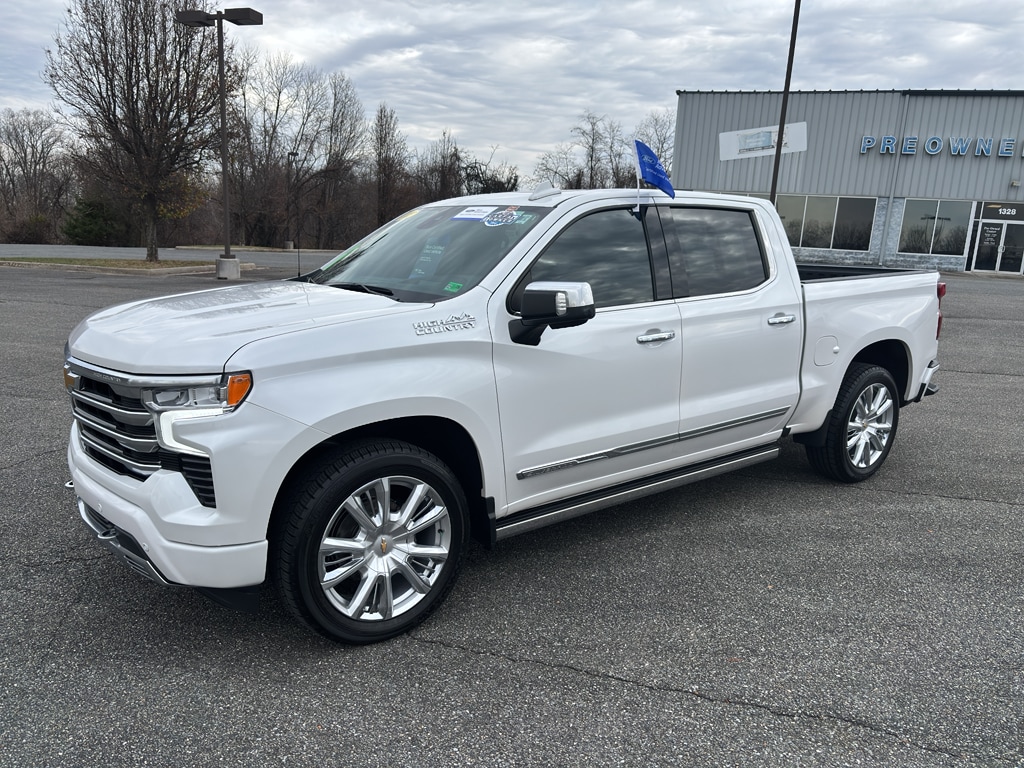 2023 Chevrolet Silverado 1500 High Country's photo