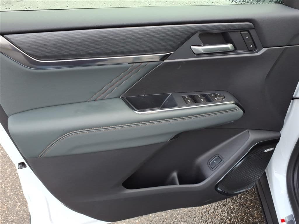 2026 GMC Acadia AT4 - Photo 9
