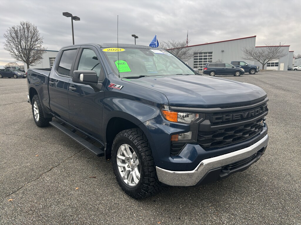 2023 Chevrolet Silverado 1500 Work Truck photo 3