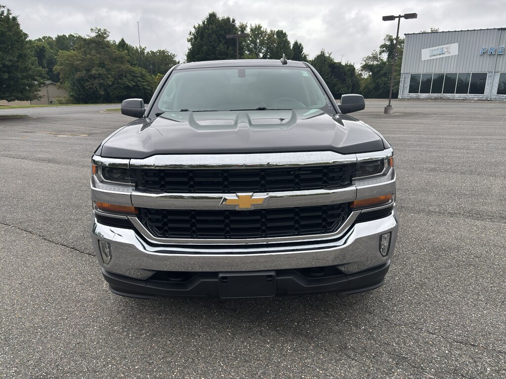 2018 Chevrolet Silverado 1500 LT photo 2